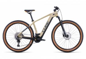 VTT Electrique Semi Rigide Cube Reaction Hybrid Pro 625 Shimano Deore 11V 625 Wh 29 Beige Desert 2022