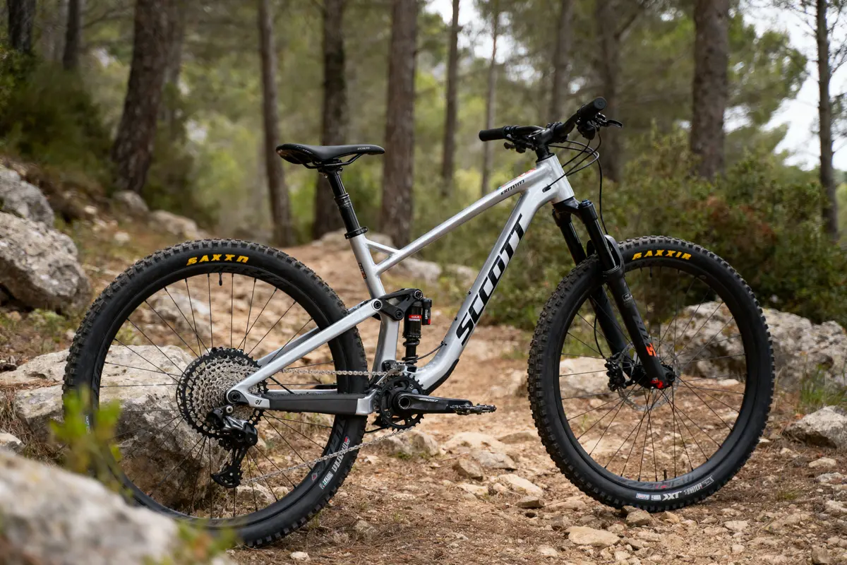 Découvrez le VTT Scott Genius 930 : Performance Et Innovation !