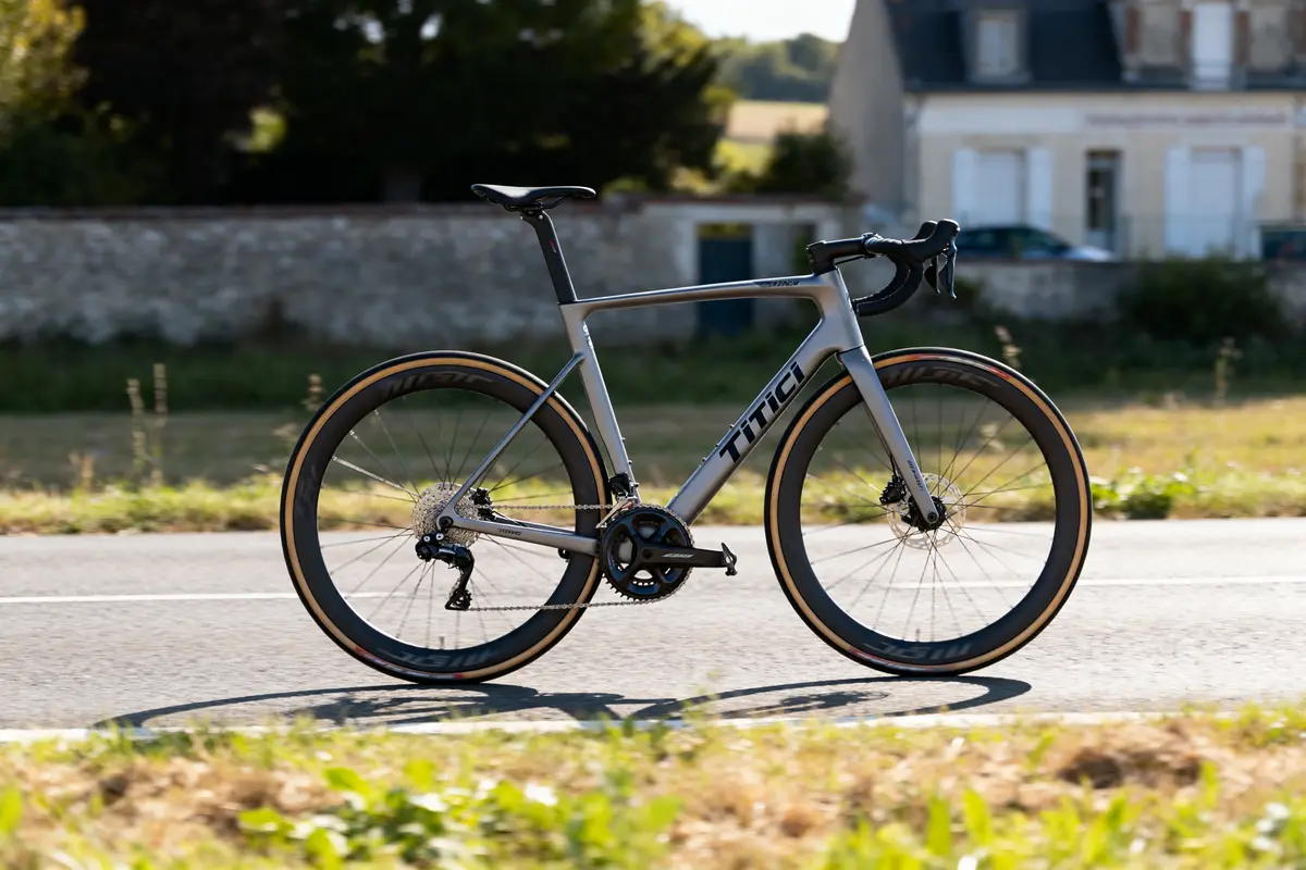 Titici : road, gravel, MTB et e-bikes d’exception à découvrir